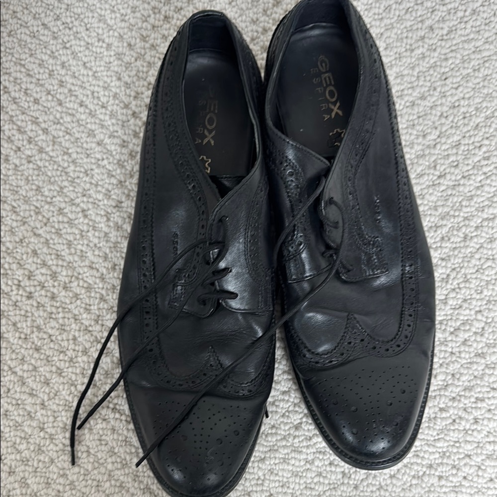 Men’s Geox Black Oxfords with Rounded Toe and Low Heel